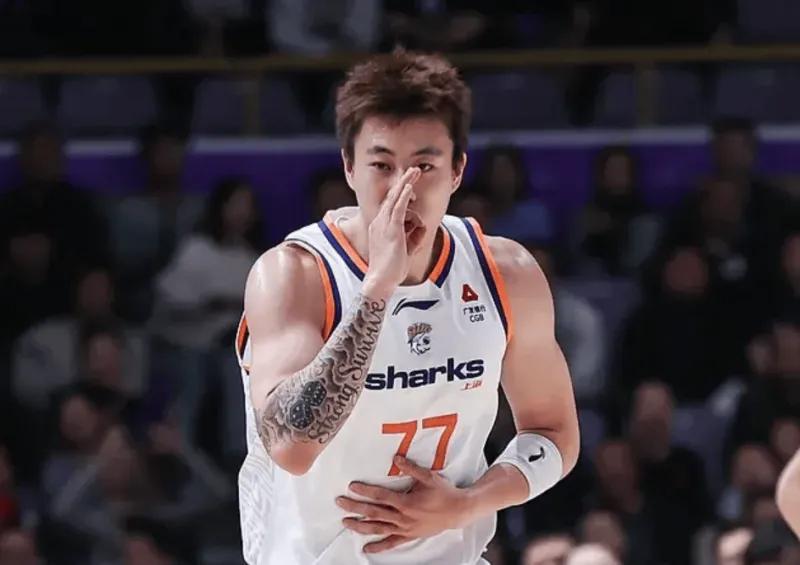 上海锋线双核联盟独挡！张镇麟锁死小外攻守齐爆，李弘权万金油！